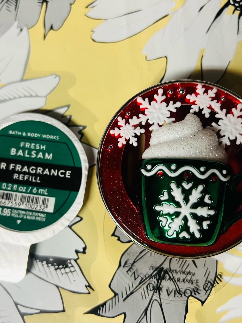 Christmas Mug CAR FRAGRANCE  HOLDER Vent/Visor Clip  W/car Refill Body Works